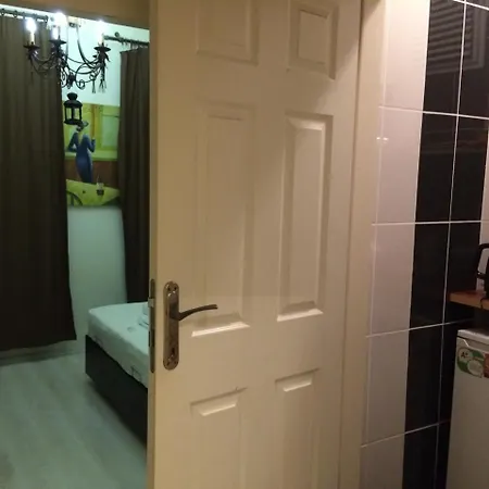 Bed & Breakfast Cezayir Butik *